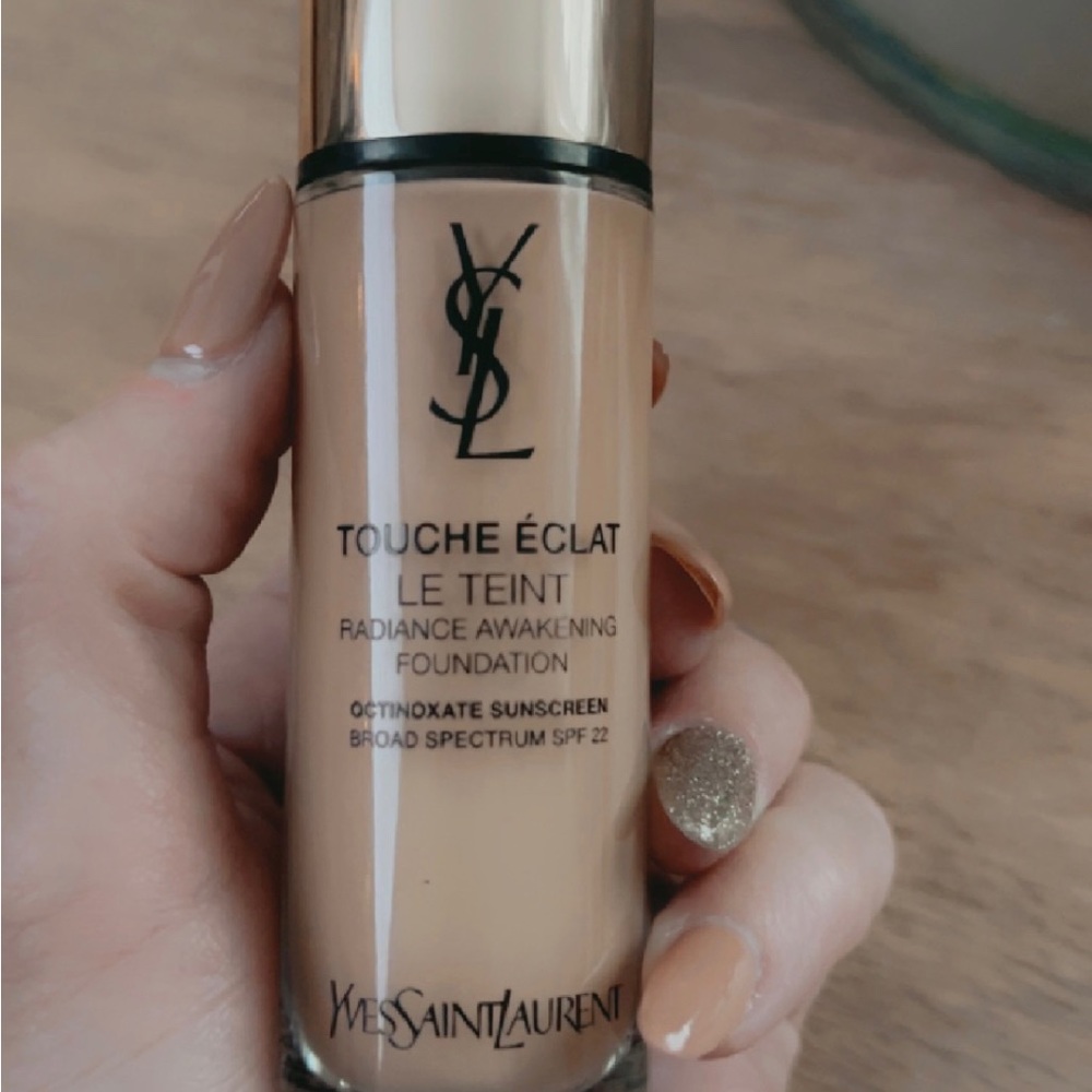YSL TOUCHE ÉCLAT FOUNDATION